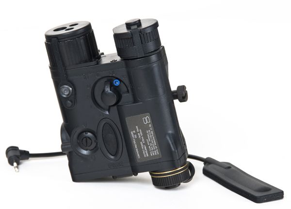 AN/PEQ-16A Integrated Pointer/Illuminator Module