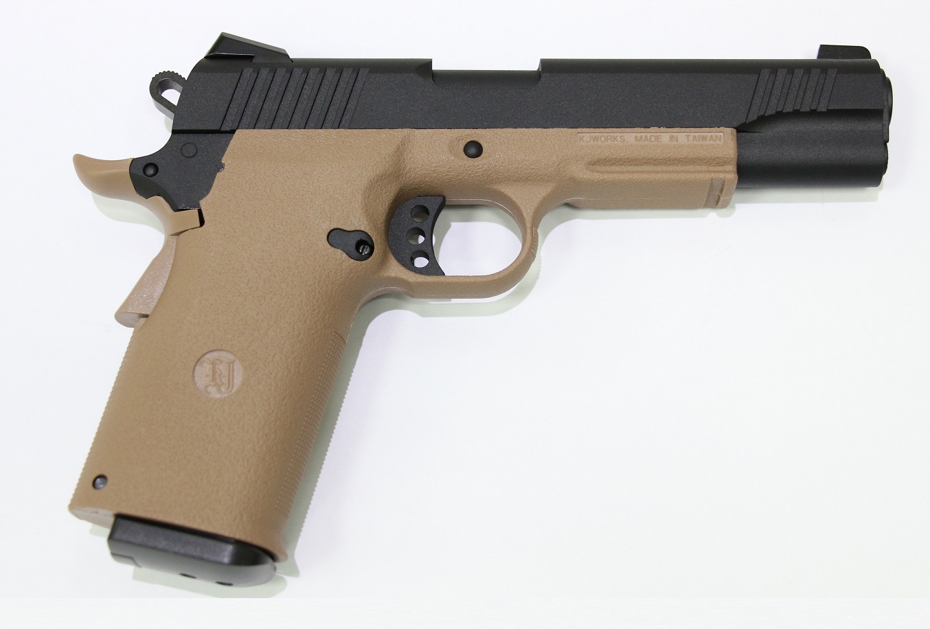 KJW HI-CAPA Tactical Custom - TAN