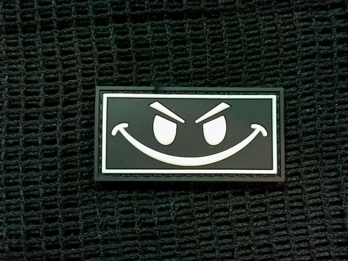 PVC EVILE SMILE-GLOW IN THE DARK