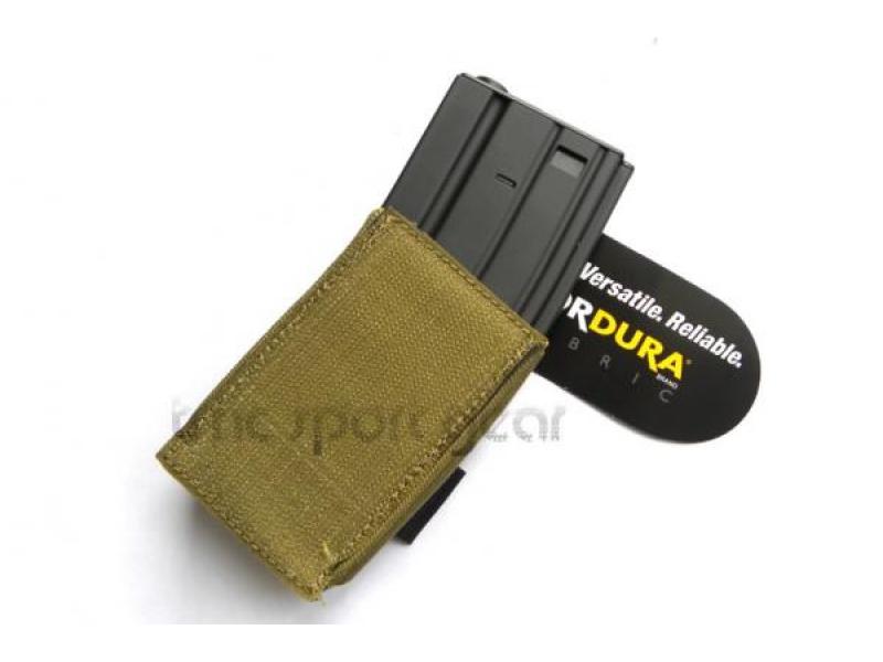 TMC Velcro Surface 5.56 mag Pouch ( khaki )